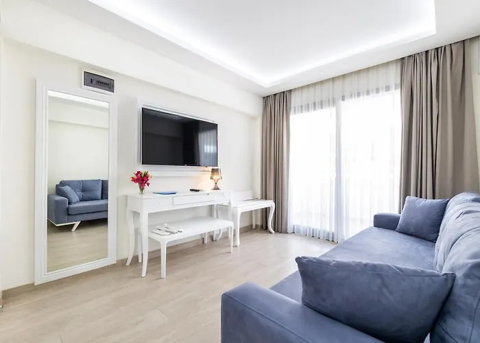 Princess Kinli Aparthotel