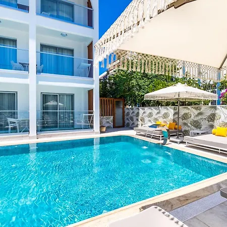 מלון דירות Princess Kinli מרמריס